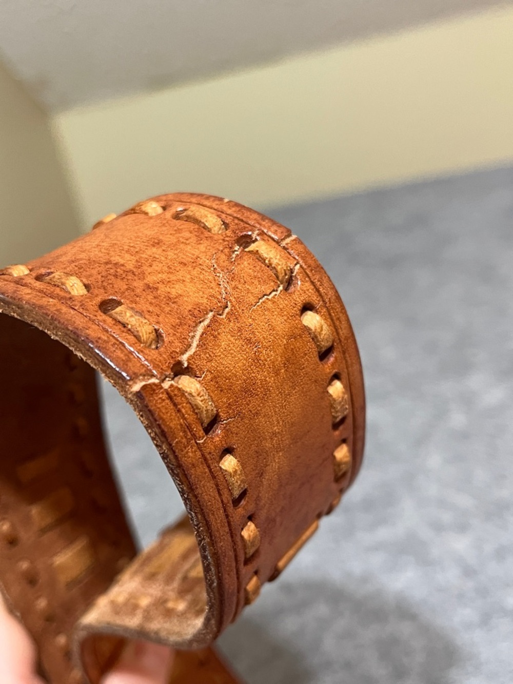 Western Horsehead Oval Belt Buckle with Tan Leather Strap - Picture 9 of 9